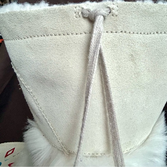 Airwalk White Fur-Lined Winter Boots - Picture 7 of 16